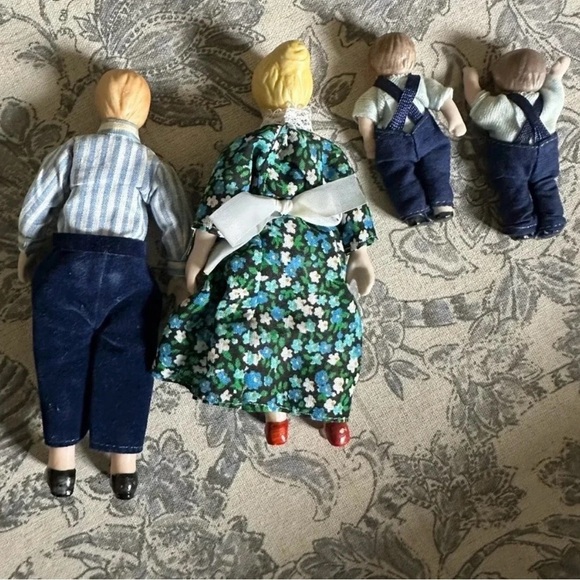 Vintage Collectible Bisque Dolls Mother
Father and Sons - Picture 8 of 10